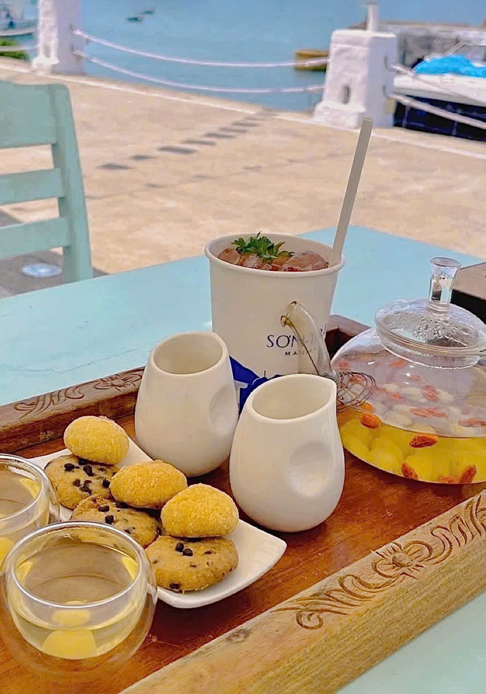 Một góc nhìn chạm trời và biển